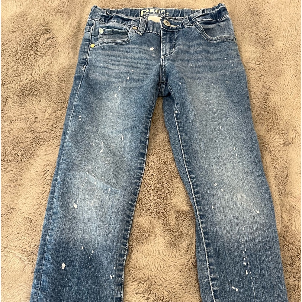 Peek girls paint splattered jeans